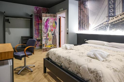 Palazzo Rosso Rooms & Suites - Housity
