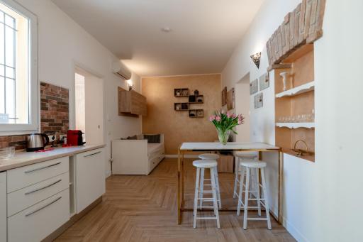Gold Apartment - Housity