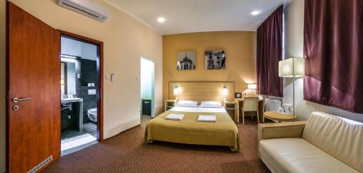 Budapest Citi Guesthouse - contactless self check in - Housity