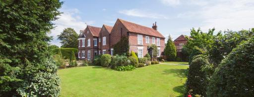 Newtown House Hotel - Housity