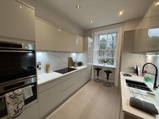 Principal Apartments - Crown Circus Duplex Apartment - Housity