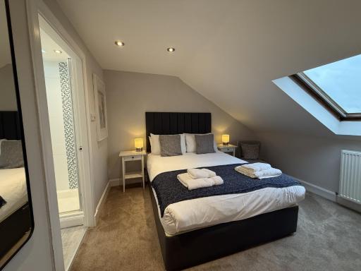 Principal Apartments - Crown Circus Duplex Apartment - Housity