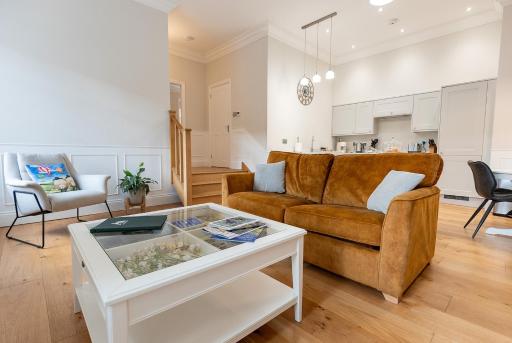 WENSLEYDALE, OLD SCHOOL ROOMS - Ground Floor Luxury Apartment in Richmond, North Yorkshire - Housity