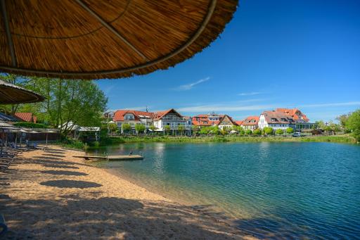 Seehotel Niedernberg - Das Dorf am See - Housity