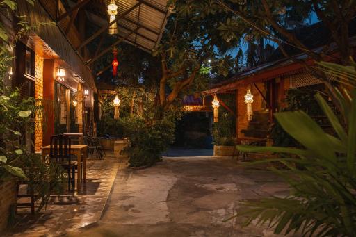 Boutique House Nipha - Housity