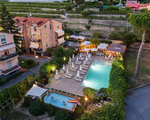 Residence Holidays - Housity
