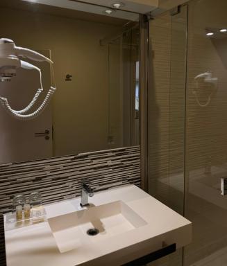 Aqua Ria Boutique Hotel - Housity