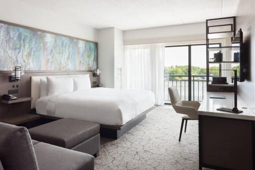Marriott Savannah Riverfront - Housity