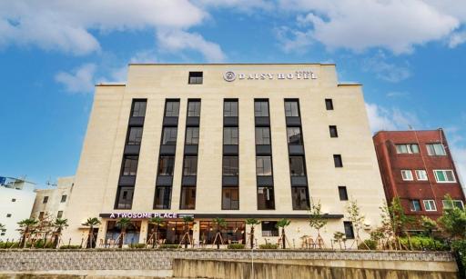 Masan Daisy Hotel - Housity