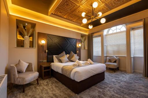The Kings Arms Hotel - Housity