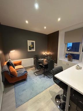 Travel Proud Dunrobin Apartment Ayr - Housity