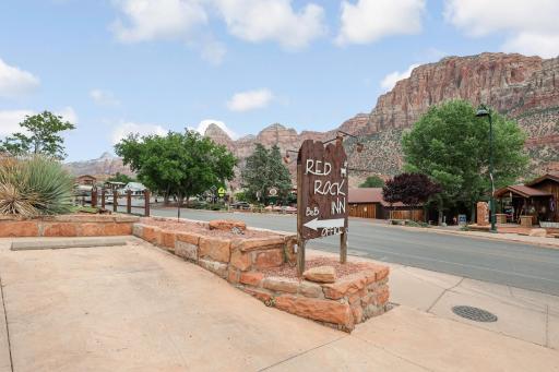 Red Rock Inn Cottages - Housity