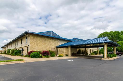 Quality Inn & Suites - Housity