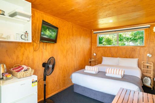 Beach Athenree Hot Springs & Holiday Park - Housity