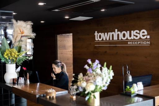 Townhouse Hotel - Housity