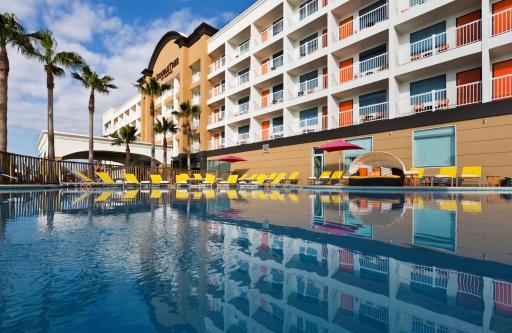 DoubleTree by Hilton Galveston Beach - Housity