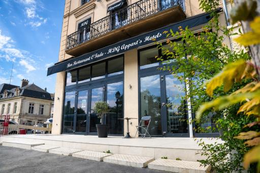 HDG Hôtel Gare de L'Isle Adam Appart's Hotel - Housity