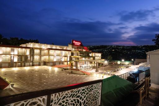 Ramada by Wyndham Murree Lower Topa Resort - Housity