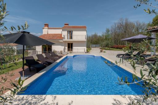 Villa Aqua - Housity