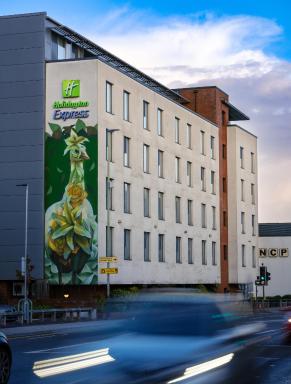 Holiday Inn Express Cheltenham Town Centre, an IHG Hotel - Housity