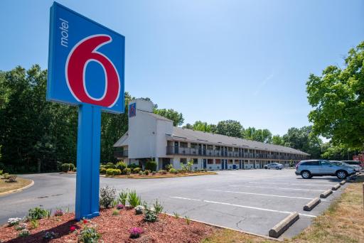 Motel 6-Richmond, VA - Midlothian Turnpike - Housity