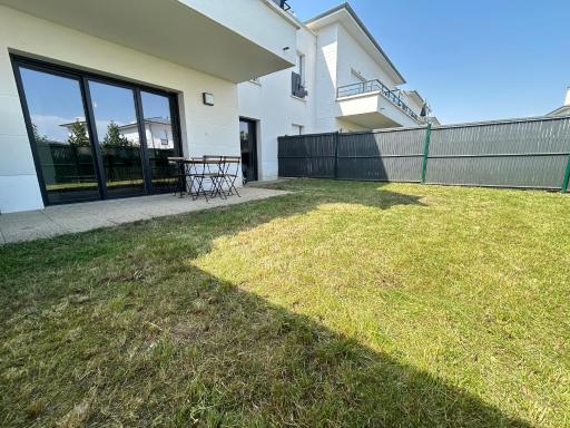 King Size Bed - Free Private Parking - Garden & Terrace - 14min from DisneyLand - Housity
