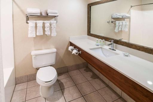 Country Inn & Suites by Radisson, Rapid City, SD - Housity