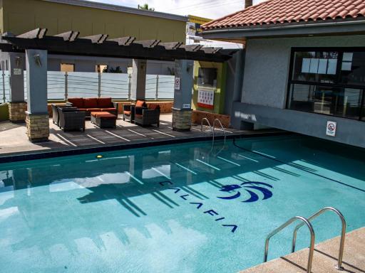 Hotel Calafia - Housity