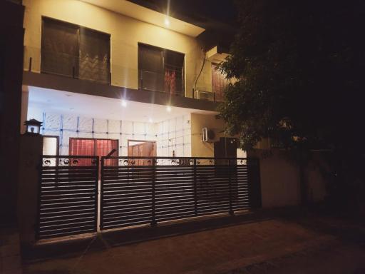 Comfort inn Luxury Living Guest House - Housity