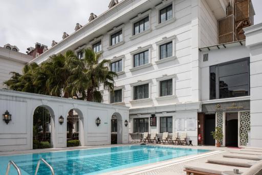 Sura Design Hotel & Suites - Housity