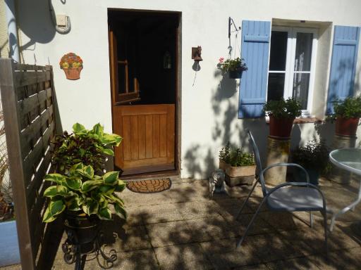 Old French Country Cottage for 2 nature lovers paradise - Housity