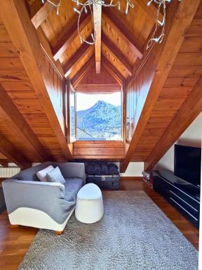Espléndido ático en Sallent con vistas (Wi-Fi) - Housity