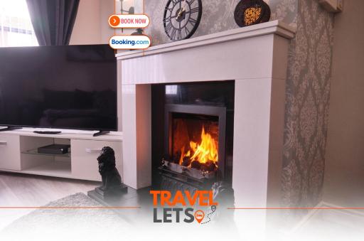 Three Bedroom House By Travel Lets Holiday Homes Strabane With Garden - Housity