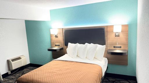 Cedar Hill Lodge - Housity