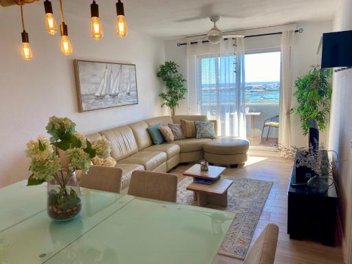 Sea View Apartment - Housity
