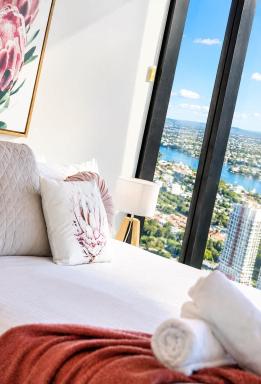 Lvl 59 Skytower Amazing Views CBD Wifi Carpark by Stylish Stays - Housity