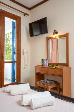 Rena Valetta Studios - Housity