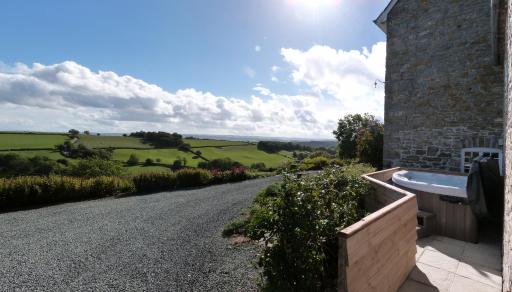 Tref y Nant - Housity