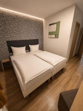 Hotel Eurocity - Housity