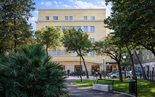 Phi Hotel Ambra - Housity