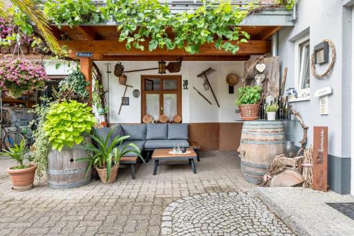 Haus Bienen - Housity
