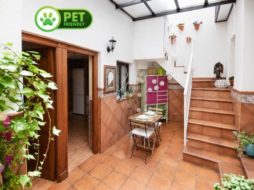 Casa Calma con Patio. A 500 m de Puente Nuevo - Hizvo