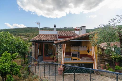 Cozy studio in Valencia de Alcantara 25 m² lovely garden - Housity