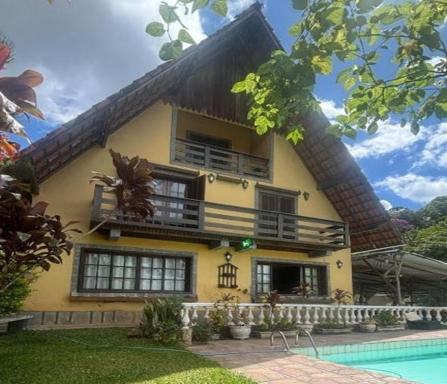 Casa com Piscina e Churrasqueira Perto da CBF, Feirarte, Parque Nacional - Housity