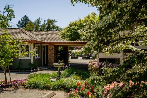 The Jack London Lodge - Housity