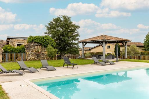 Domaine Canteloup Vignes Et Piscine - Housity