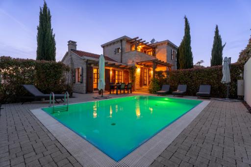 Luxury Stone Villa Zanelli - Housity