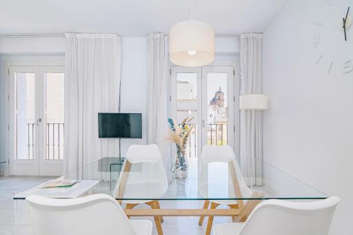 Apartamentos Domus con parking gratuito - Hizvo