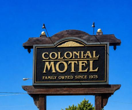 Colonial Motel - Housity