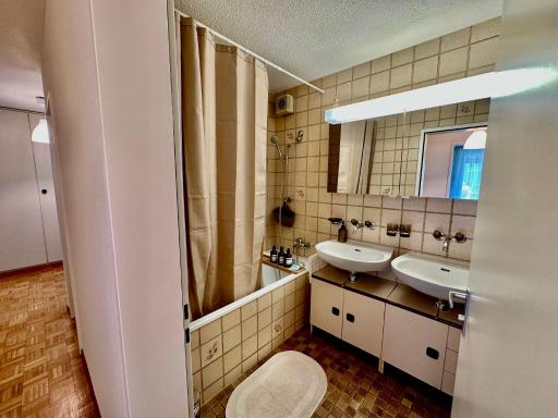 Spacious apartment - Zurich - Airport - Parking - Housity